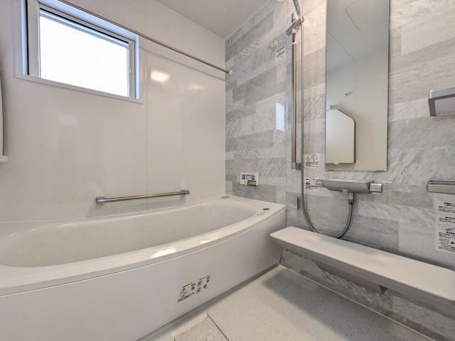 【浴室】 | お子様と一緒にバスタイムを楽しめる広々浴室