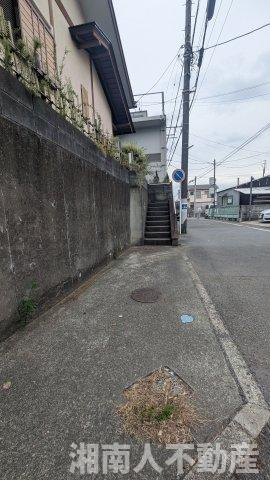 藤沢市辻堂元町４丁目戸建ての前面道路含む現地写真