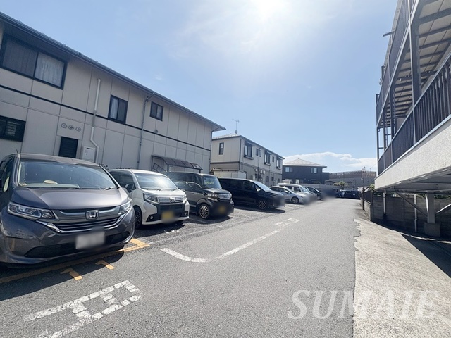 クリフ若木2の駐車場|駐車場の空きはご確認ください☆