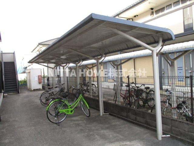 ネオコーポ・アイのその他共用部分|屋根付きの駐輪場があります＊