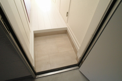 【玄関】 | エムズコート新石切