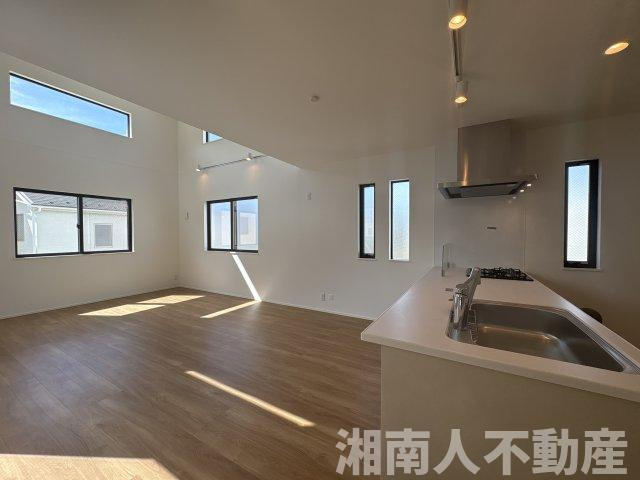 茅ヶ崎市今宿　新築戸建　全4棟の居間・リビング|ゆったりとした居間です