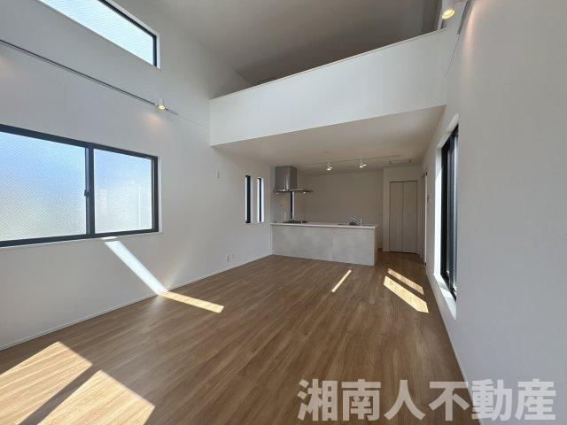 茅ヶ崎市今宿　新築戸建　全4棟の居間・リビング|ゆったりとしたリビングです