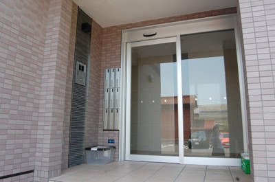 【エントランス】 | ノーティー | オートロック付き