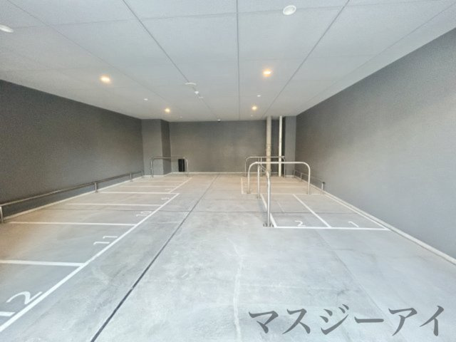 ブランシエスタ森ノ宮の駐車場