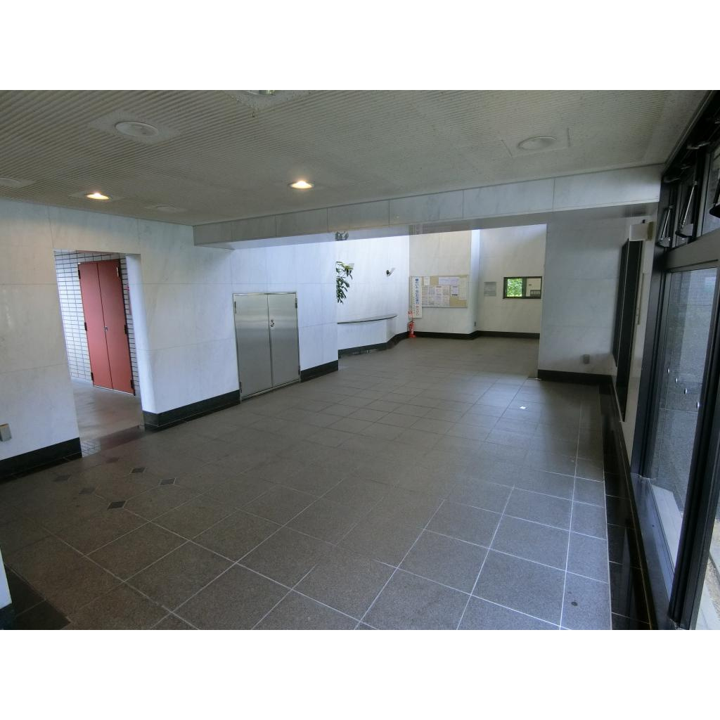 ロイヤル鶴見のエントランス|エントランス