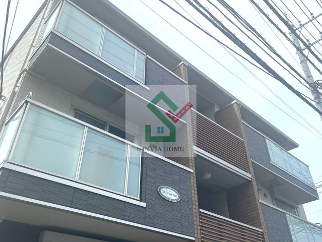 スリーカントリーの外観