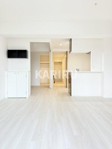 セレニテフラン谷町四丁目の居間・リビング