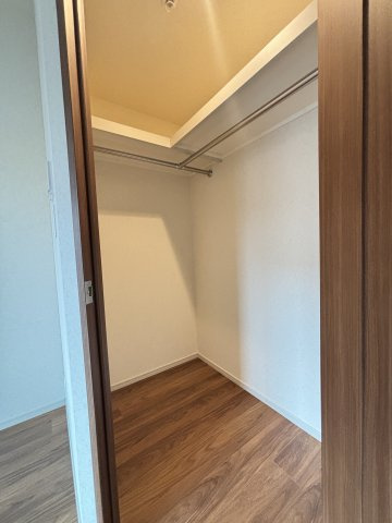 約6.3帖洋室のウォークインクローゼット