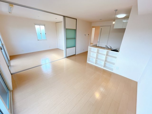 ヴィエントⅡの居間・リビング|別部屋同一間取りのお写真となります。