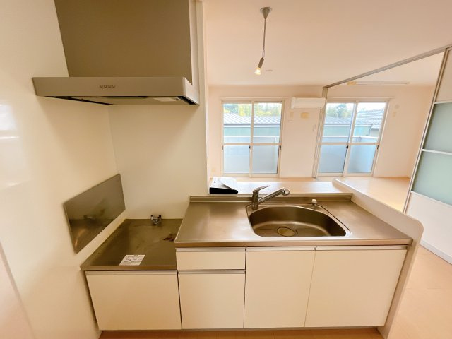 ヴィエントⅡのキッチン|別部屋同一間取りのお写真となります。