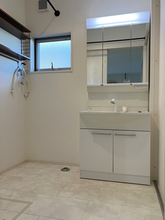 久木戸建の洗面所