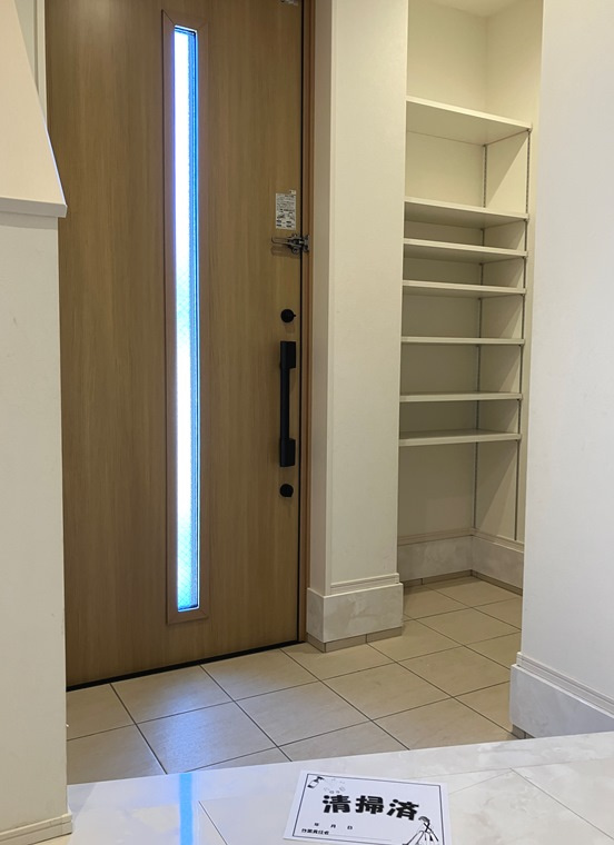 久木戸建の玄関