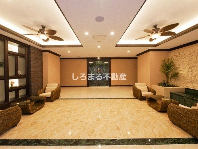 プレジオ難波ASIANのロビー