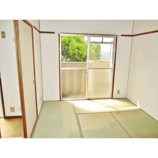 高宮多賀ハイツの和室