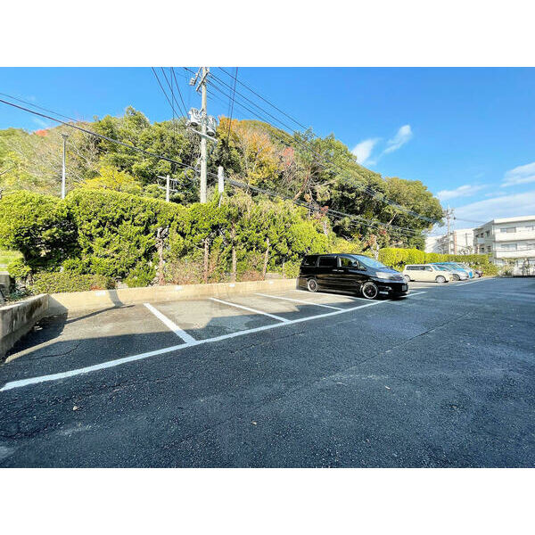 高宮多賀ハイツの駐車場