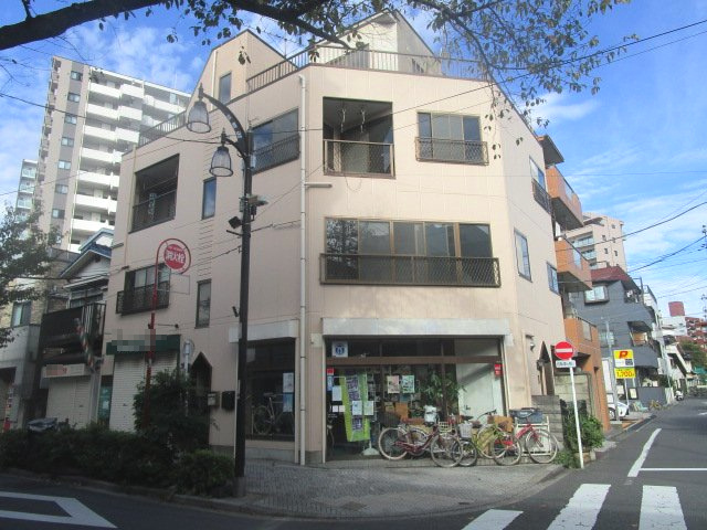 荒川区西日暮里６丁目のビル