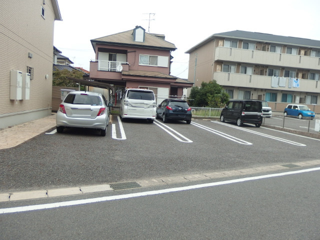 アリエントの駐車場