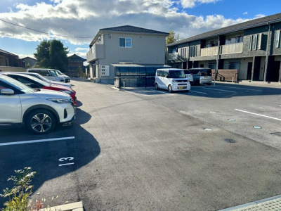 【駐車場】 | ゼフィールV