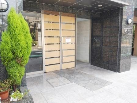 スカイコートヌーベル巣鴨のエントランス