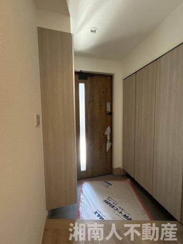 茅ヶ崎市今宿　新築戸建　全4棟の玄関|明るい玄関です