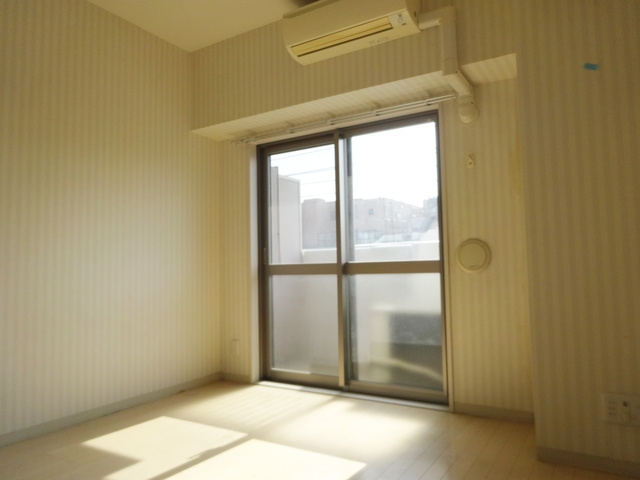 ＣＯＺＹＣＯＵＲＴの居間・リビング|洋室です★