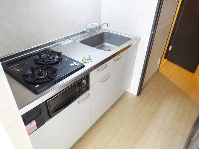 ＣＯＺＹＣＯＵＲＴのキッチン|グリル付きのシステムキッチンです★