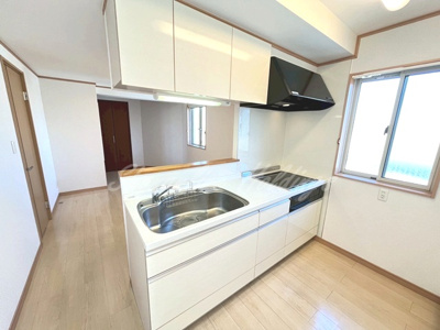 【キッチン】 | エレーナ | IH3口コンロ、カウンターキッチン♪