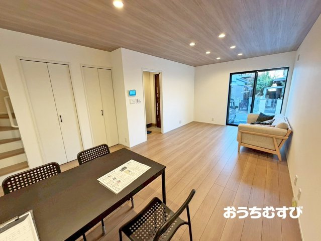 守山区森孝3期(全3棟)の居間・リビング