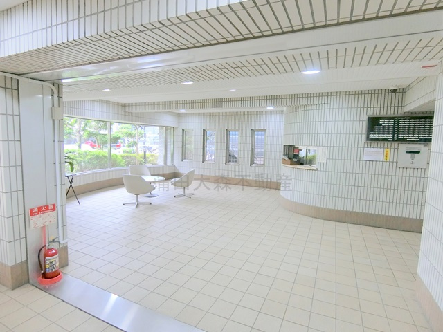 ライオンズマンション大森北のエントランス
