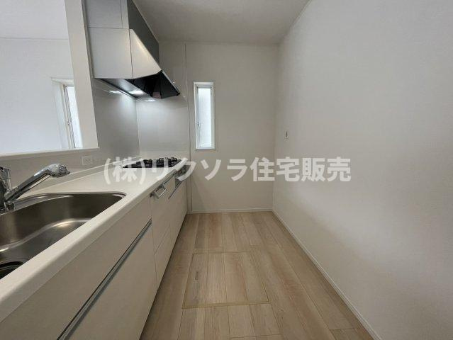 南野6丁目　未入居一戸建てのキッチン|LDK17.25帖
■物件内覧・資金計画相談・住宅ローン相談、リフォーム相談、お問合せ受付中■
※当日・翌日のご内覧、ご相談はお電話でのお問合せがスムーズです！