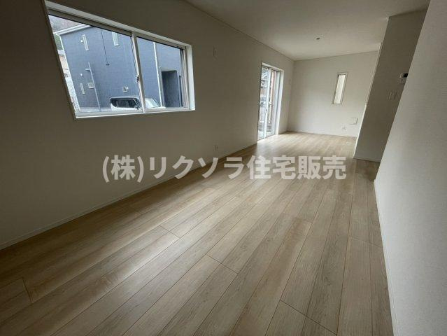 南野6丁目　未入居一戸建ての居間・リビング|LDK17.25帖
■物件内覧・資金計画相談・住宅ローン相談、リフォーム相談、お問合せ受付中■
※当日・翌日のご内覧、ご相談はお電話でのお問合せがスムーズです！