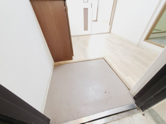 メゾンおばやしの玄関