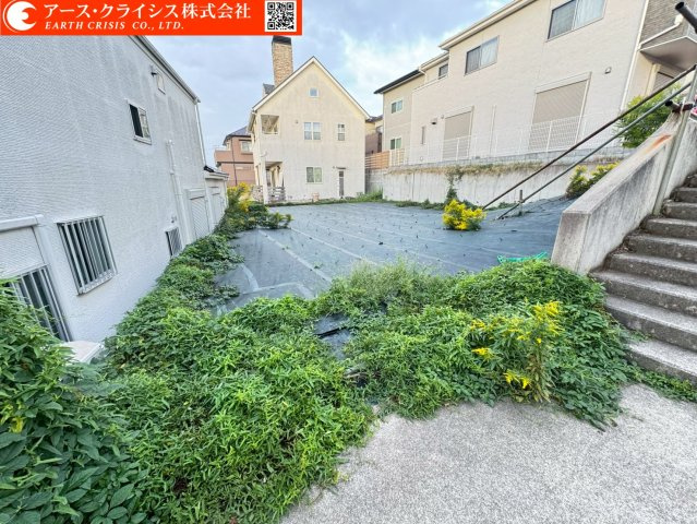 【外観】 | 船橋市上山町2丁目 | 建築条件なし。思い描いたマイホームを、そのままカタチに。陽当たりも良く、ガーデニングや家庭菜園にもぴったりのゆとりある敷地。資産としても魅力のある立地で、将来を見据えた住まい選びを。