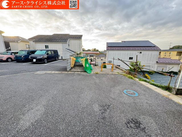 【前面道路含む現地写真】 | 船橋市上山町2丁目 | 工夫次第で駐車スペースも確保することができます♪地形を活かし、素敵なプランを一緒に考えませんか？