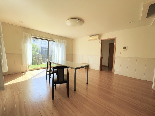 【居間・リビング】 | 比企郡滑川町月の輪　中古戸建