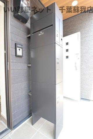 グリシーヌのエントランス|宅配ボックスがあると、自分の時間を有効活用できますね！