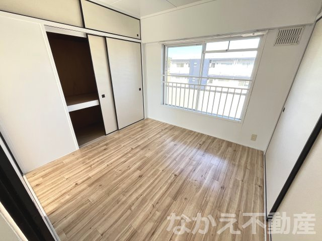 【寝室】 | 落ち着いた色調の寝室です