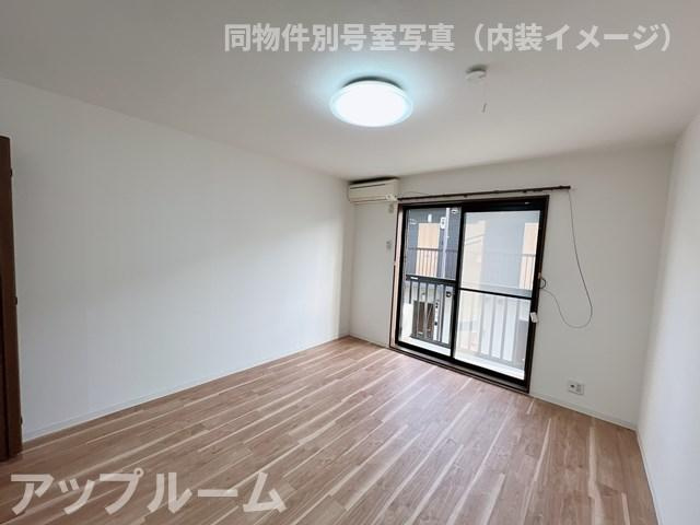 プロスペリテKEの居間・リビング