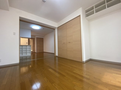 【居間・リビング】 | ワイハイツ栄和 | 別部屋参考写真（反転タイプ）