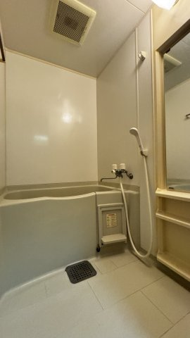 ワグキューブの浴室