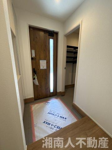 茅ヶ崎市今宿　新築戸建　全4棟の玄関|シンプルで使いやすい玄関です