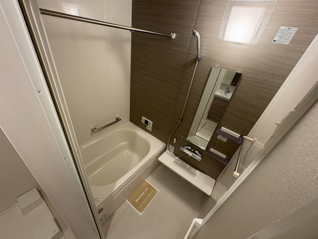 LAUREUS　KUGA（ローレウス陸）のエントランス