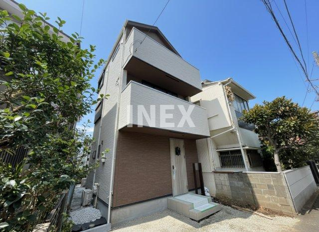 横浜市西区御所山町の一戸建ての外観