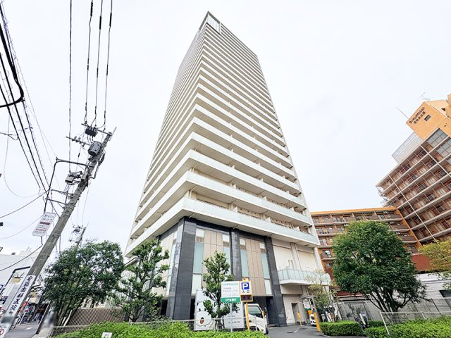 【外観】 | プラウドタワー石神井公園　（保谷店） | 徒歩5分以内に商業施設が充実しお買い物がラクラク。