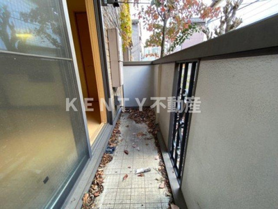 【バルコニー】 | サンハウス中央 | バルコニー付きです