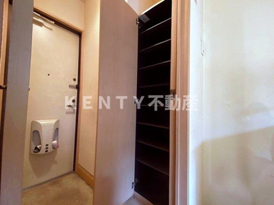 【玄関】 | サンハウス中央 | 明るい玄関です