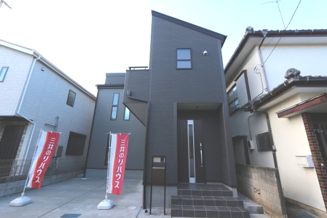 【外観】 | 【Livele Garden.S】 東大和新堀第２ | スーパー・ドラッグストア・ショッピング施設が徒歩10分圏内。「東大和リビングテラス」にはコミュニティスペースや郵便局、飲食店もあり、休日の外出にも便利です。
