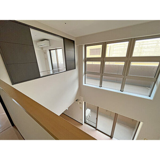 【キッチン】 | エルザグレース堀江タワー | フローリング仕様、2面採光です。