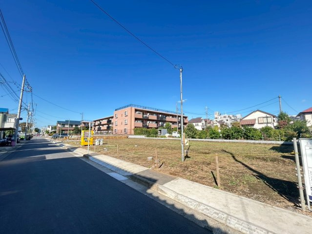 三鷹市北野2丁目　新築戸建　残7棟の前面道路含む現地写真|2025.10.17撮影

現地ご見学希望・資料請求などお気軽にお問い合わせ下さい！
03-5990-5201